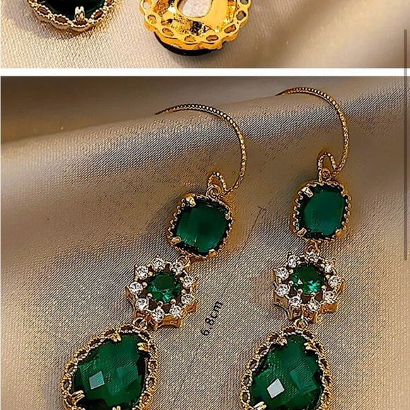 Gold Plated Emerald Green Threader Earrings - Picture 3 of 4